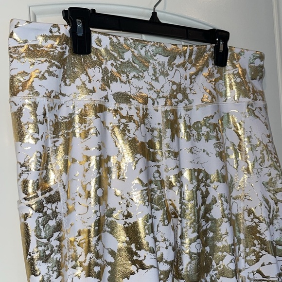 LILY PULITZER UPF 50+ Luxletic High Rise Weekender Midi Legging - Picture 9 of 16